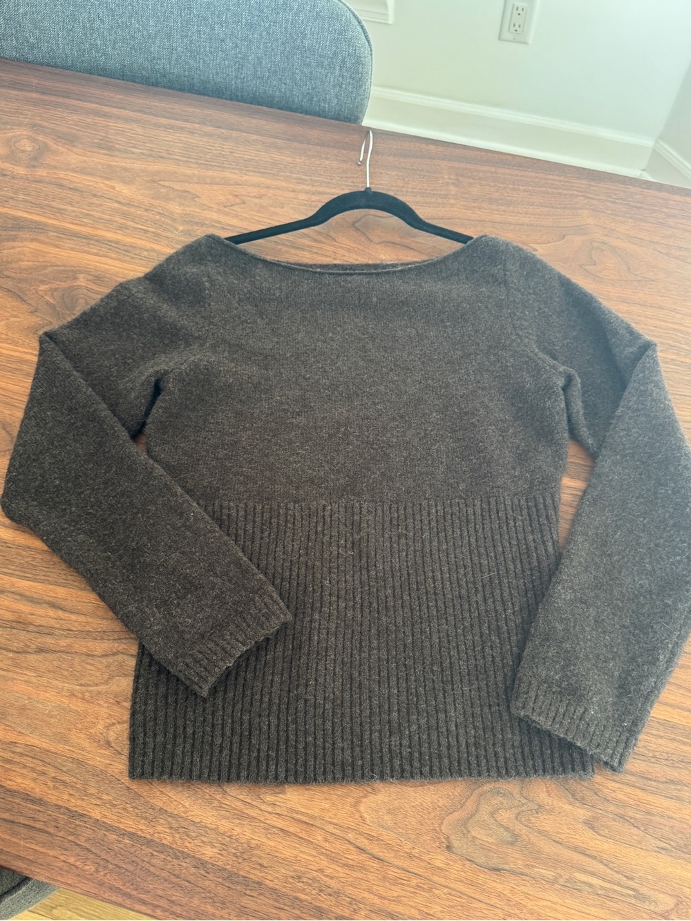 Rhythm Off-the-Shoulder Ribbed Hem Sweater - Brown
